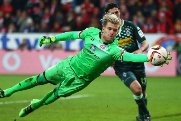 如何成为一名出色的足球守门员？