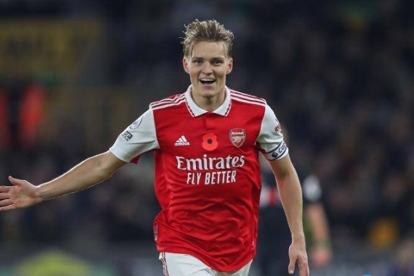 厄德高光表现助阿森纳4-0胜埃因霍温