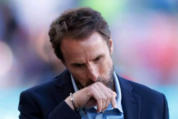 索斯盖特担任英格兰主帅多久了？