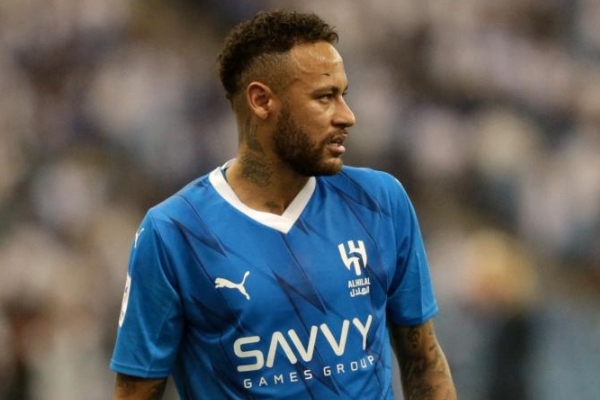 内马尔：情感生活与职业生涯并行但备受质疑