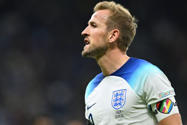 凯恩什么时候入选的英格兰国家队？