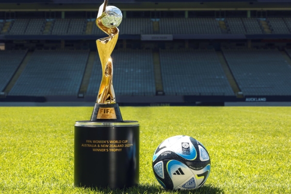 女足世界杯几年举办一届？