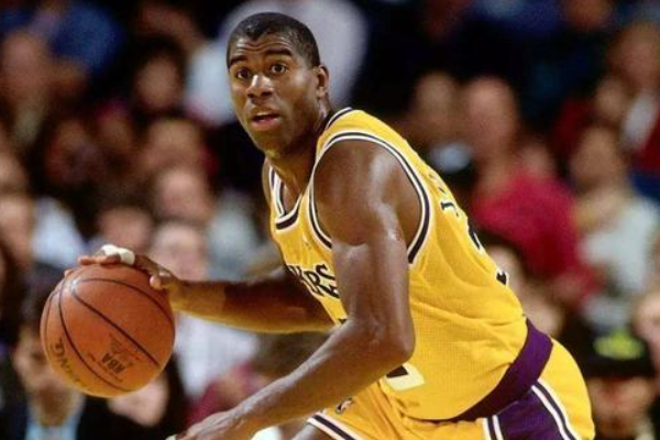 NBA球队中谁是历史上的“大三元”王？