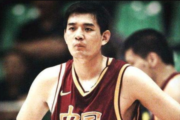 中国篮球传奇巩晓彬探讨"逍遥王"绰号：打球追求省力每人独创风采