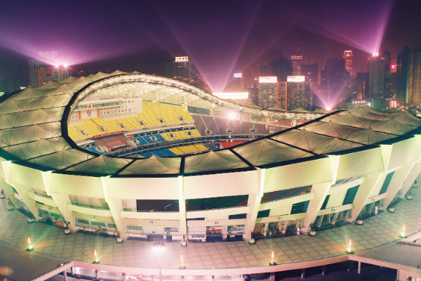 上海上港的主场是哪个体育场？