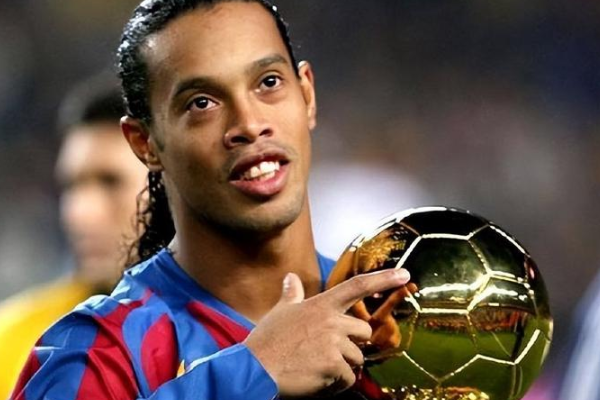 足球球员小罗为什么入狱了？