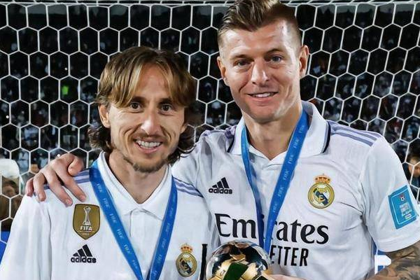 莫德里奇和克罗斯不满意自己的定位坚守皇马中场