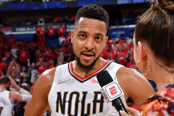 CJ-麦科勒姆评价达米安-利拉德交易：与扬尼斯一起打球是不同级别的体验