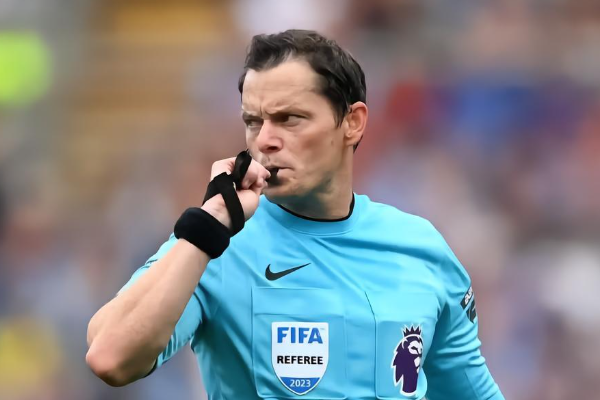 英超决定不解雇裁判达伦·英格兰