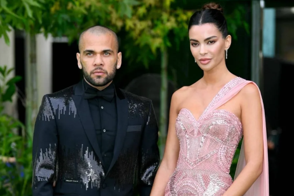 巴西前国脚阿尔维斯被指掺和性侵案：前妻断言“他已经完蛋了”