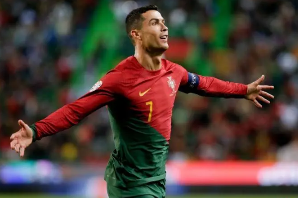 鲁本·迪亚斯：我们为晋级和C罗的历史性里程碑感到高兴