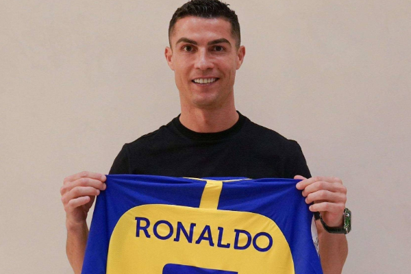 C罗历届转会的转会费分别是多少？