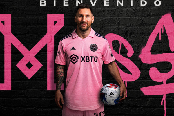 梅西和迈阿密国际签约了几年？