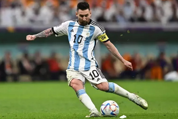 足坛历史十大中锋都有哪些？