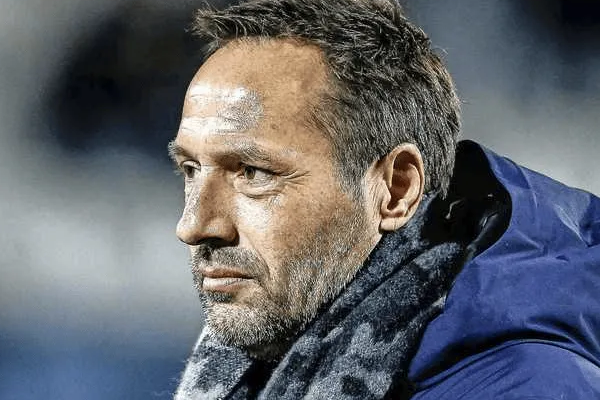 阿贾克斯考虑临时教练：范斯奇普可能成为候选人