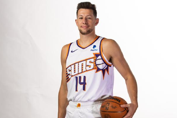 NBA官方确认太阳队因违规接触尤班克斯被处罚2024年次轮签被没收
