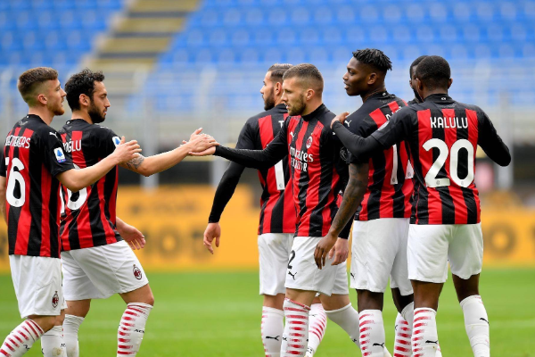 AC米兰比赛再次失利导致欧冠之路更加困难