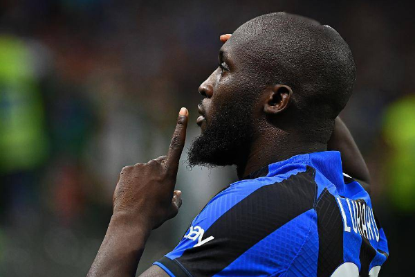 国际米兰北看台减少哨子分发数量：卢卡库或将减少嘘声