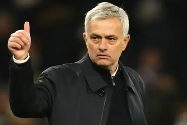 穆里尼奥的执教战术是怎样的？