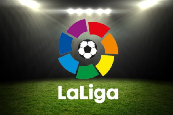 西甲联赛历史最强中场是谁？