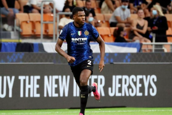 曼联和切尔西争夺国米铁卫邓弗里斯转会费4300万英镑