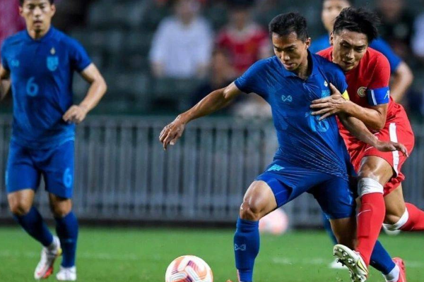 世界杯预选赛亚洲区第二阶段，泰国队即将迎来与中国队的比赛。泰国队主帅波尔金认为，日本、韩国、伊朗、沙特和澳大利亚将占据亚洲区的5个出线名额，而剩下的3.5个名额将由泰国等球队展开争抢。泰国当地媒体写道