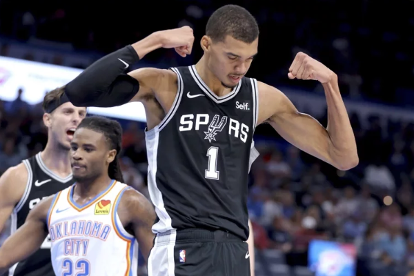 雷霆大破马刺：季中赛六连败创历史新低