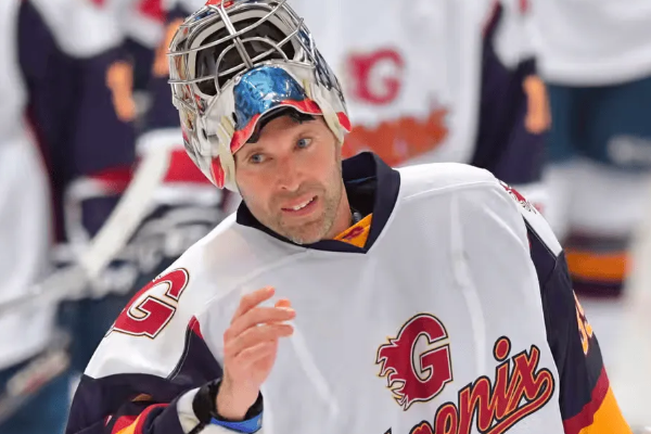 牛津城星队紧急租借临时门将:冰球豪门队宣告切赫加盟