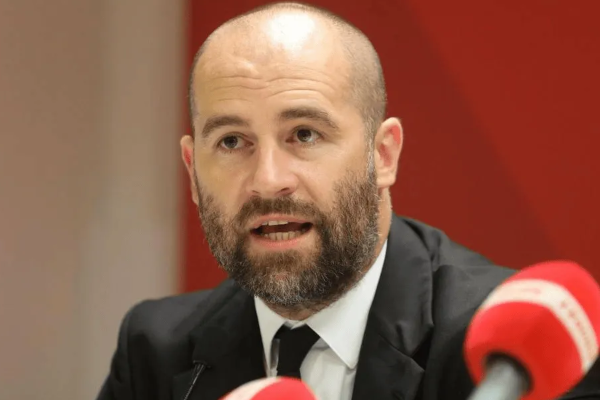 曼联或现管理层大动荡：英力士老板谋划体育部门大规模重组