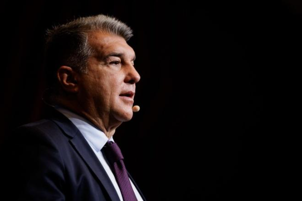 巴萨主席拉波尔塔力挺哈维：完全支持相信重建正当时