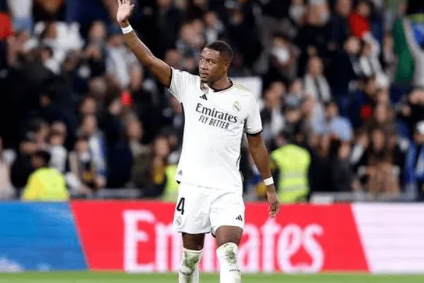 皇马中场告急！阿拉巴或将挑起中场大梁