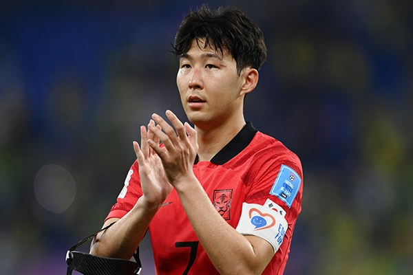 韩国足球队的核心球员是谁？