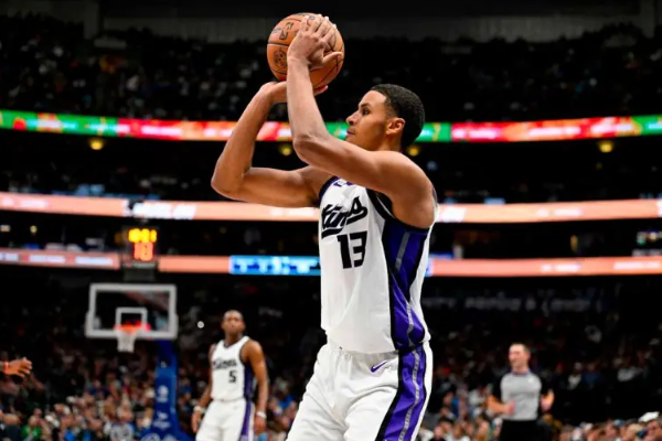 国王锋卫基根-默里背部受伤遗憾缺席比赛