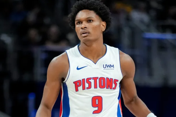 勇士大将对活塞新秀汤普森被忽视提出疑问