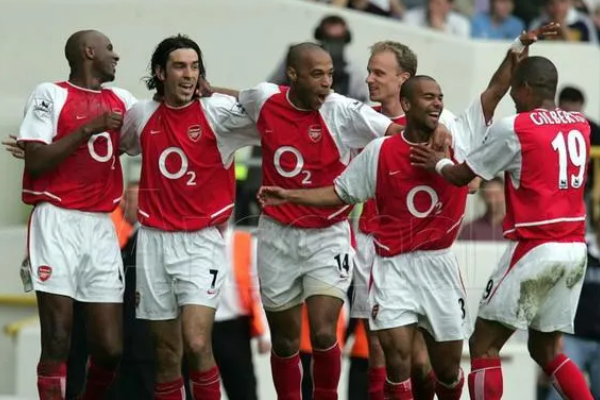 英超最长主场不败记录是多少？