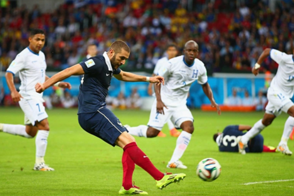 足球中场休息时间一般是多久？