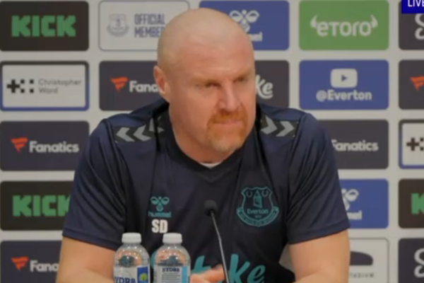 戴奇发表讲话坚信击败曼联将是逆袭的起点