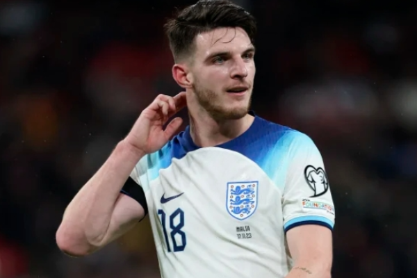 英格兰国脚赖斯的青训奇遇：加入切尔西、错失兰帕德时代签约梦想的心路历程