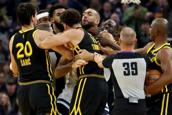 勇士战将格林回应“锁喉”戈贝尔争议：我只是为队友捍卫正义！