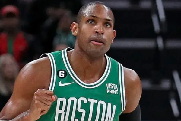 凯尔特人主场力克老鹰：霍福德单场15篮板创下新纪录