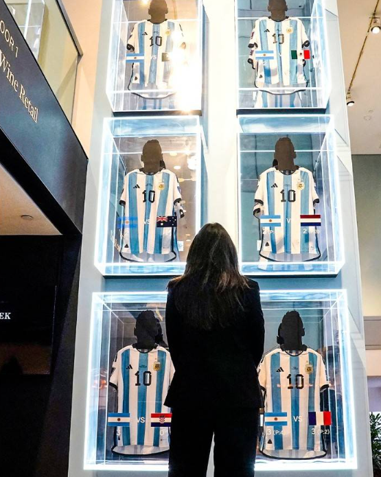 梅西世界杯决赛球衣首日拍卖涌入520万欧元报价