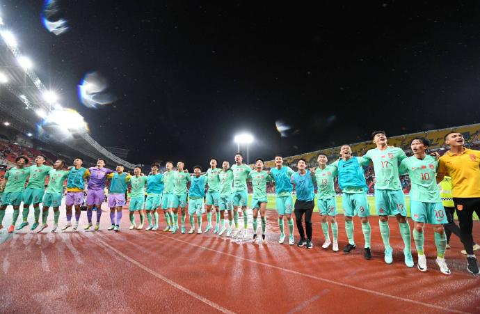 中国足球队亚洲杯17日起在上海展开冬训集结