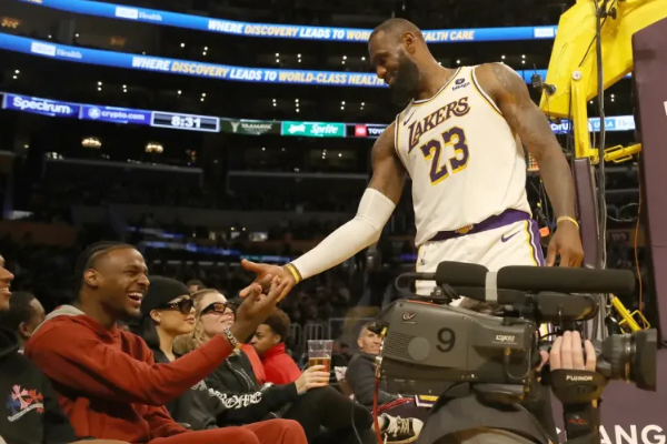 格林认为詹姆斯会缺席湖人比赛去观战大儿子的首秀