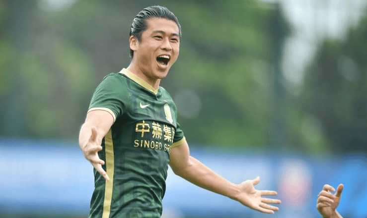 国足备战阿联酋：张玉宁、林良铭在上海加练