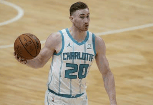 海沃德大爆发！半场过后黄蜂领先猛龙13分