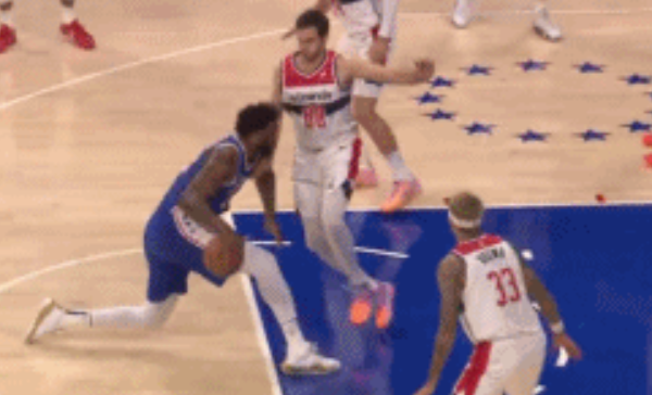 76人大胜奇才：揭幕战取得领先地位