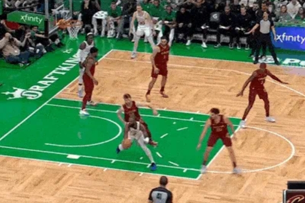 布朗耀眼发挥助凯尔特人力克骑士取得胜利