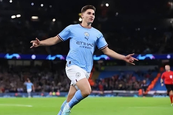 阿尔瓦雷斯什么水平？