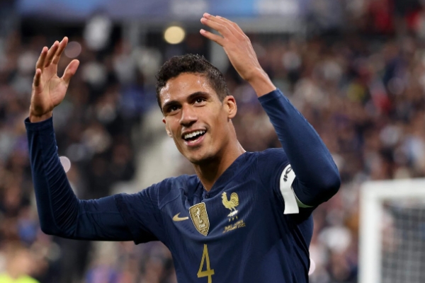 足坛现役第一后卫是谁？