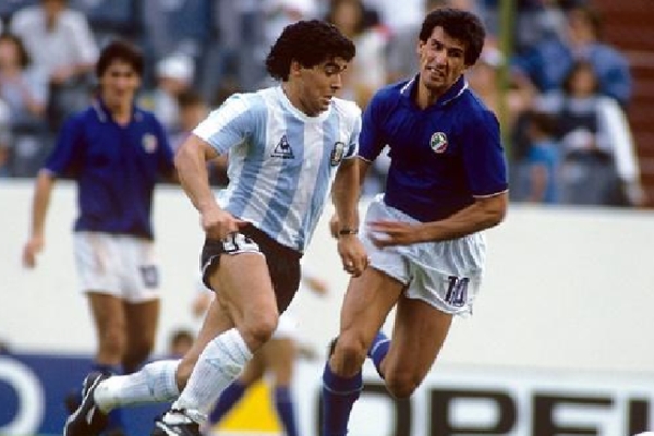 马拉多纳放到现代足坛什么水平？